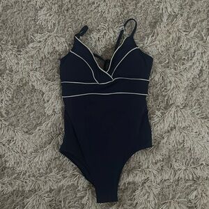 Vineyard vines one piece bathing suit